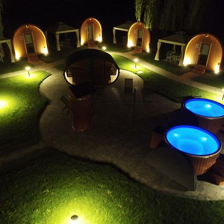Vicolungo Glamour Lodge & Spa - Free Spa Hot Tub E Sauna المظهر الخارجي الصورة
