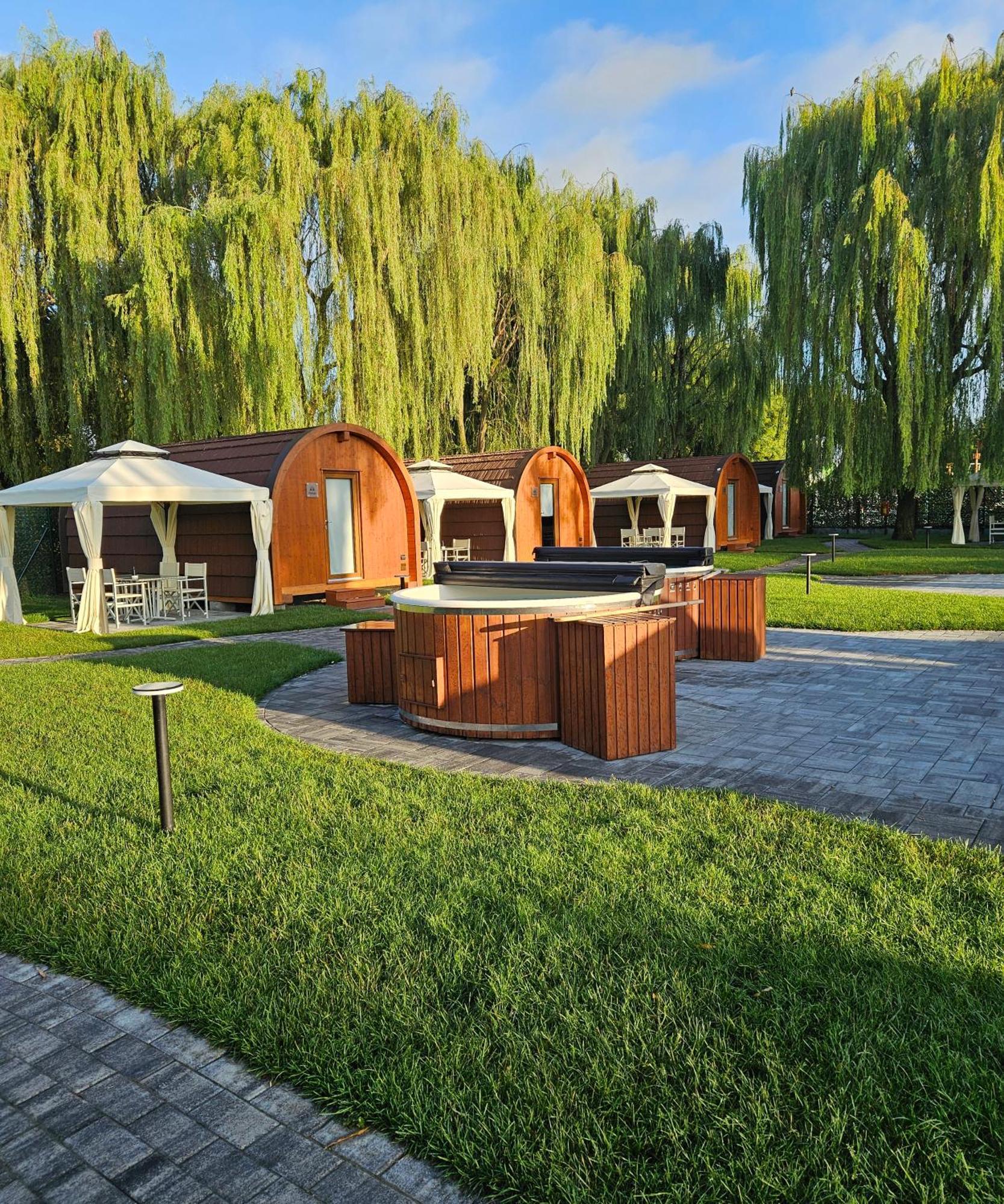 Vicolungo Glamour Lodge & Spa - Free Spa Hot Tub E Sauna المظهر الخارجي الصورة