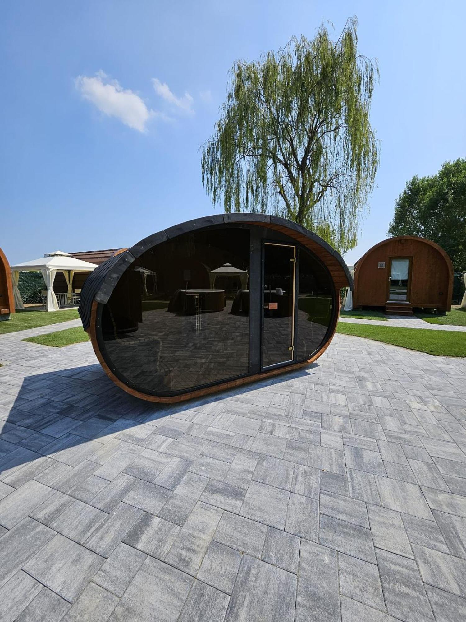 Vicolungo Glamour Lodge & Spa - Free Spa Hot Tub E Sauna المظهر الخارجي الصورة