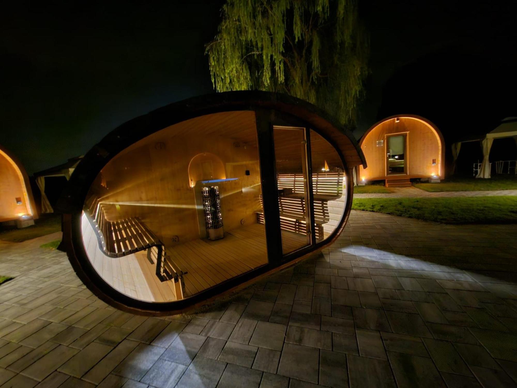 Vicolungo Glamour Lodge & Spa - Free Spa Hot Tub E Sauna المظهر الخارجي الصورة
