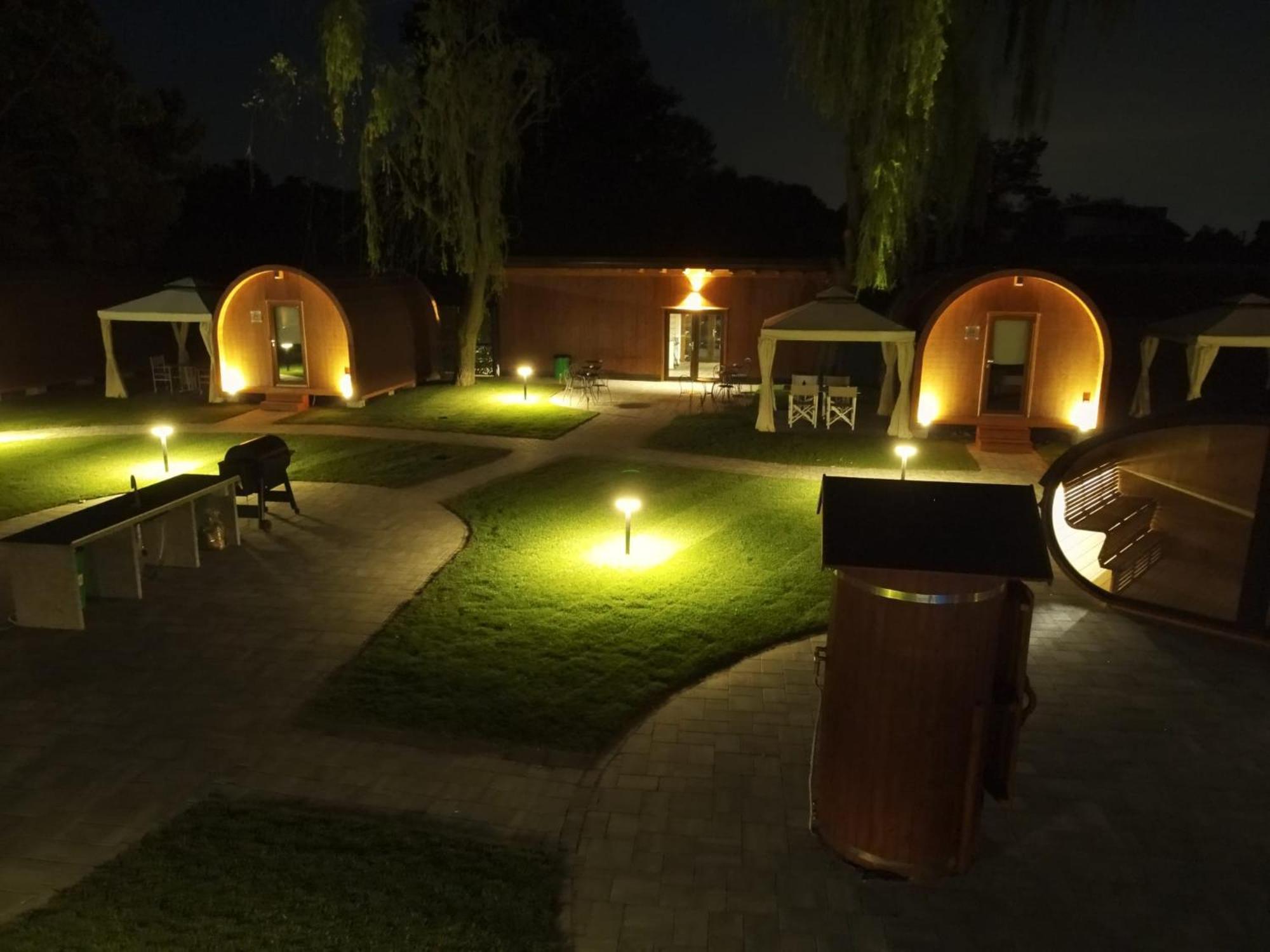 Vicolungo Glamour Lodge & Spa - Free Spa Hot Tub E Sauna المظهر الخارجي الصورة