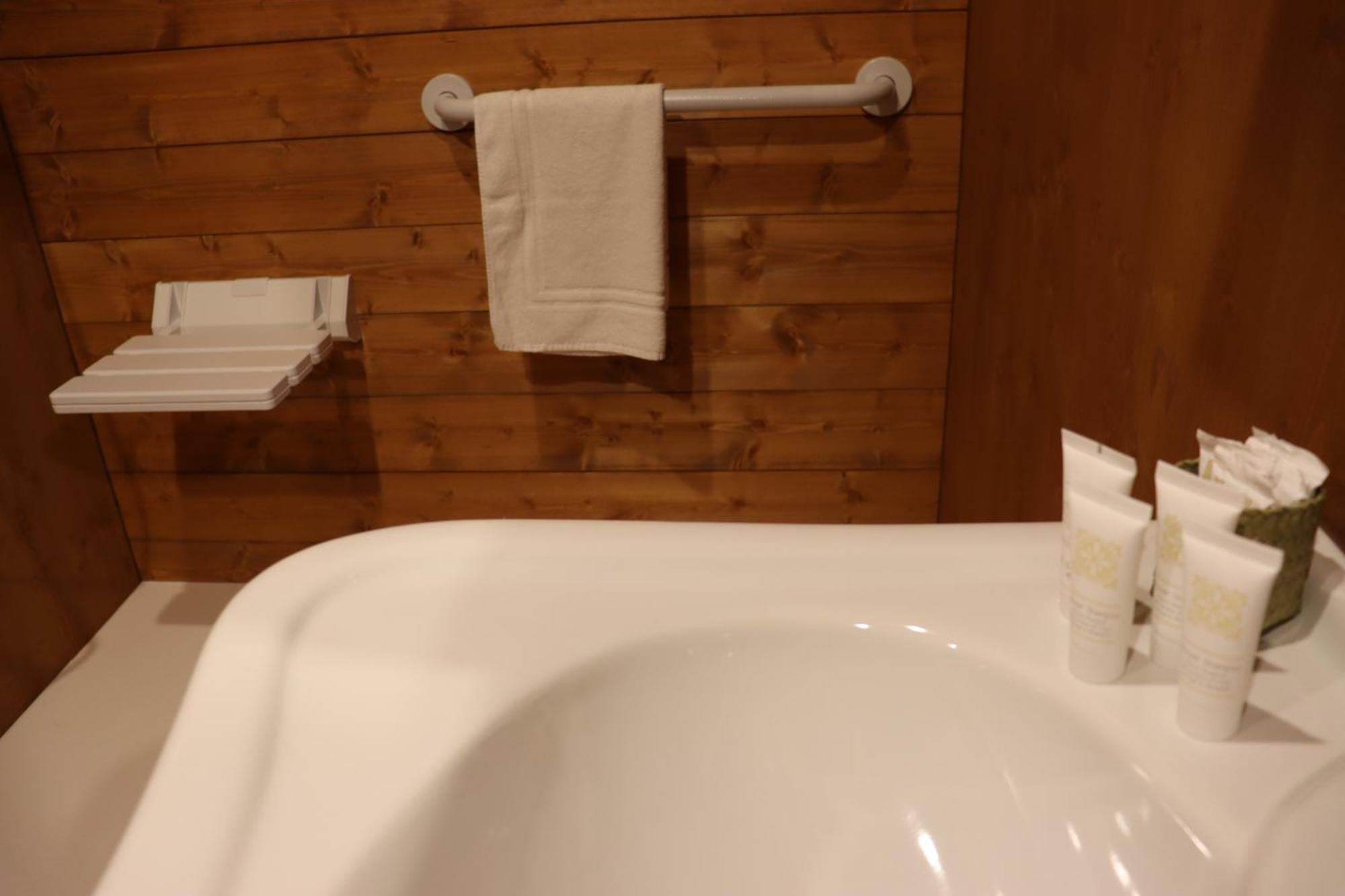 Vicolungo Glamour Lodge & Spa - Free Spa Hot Tub E Sauna المظهر الخارجي الصورة