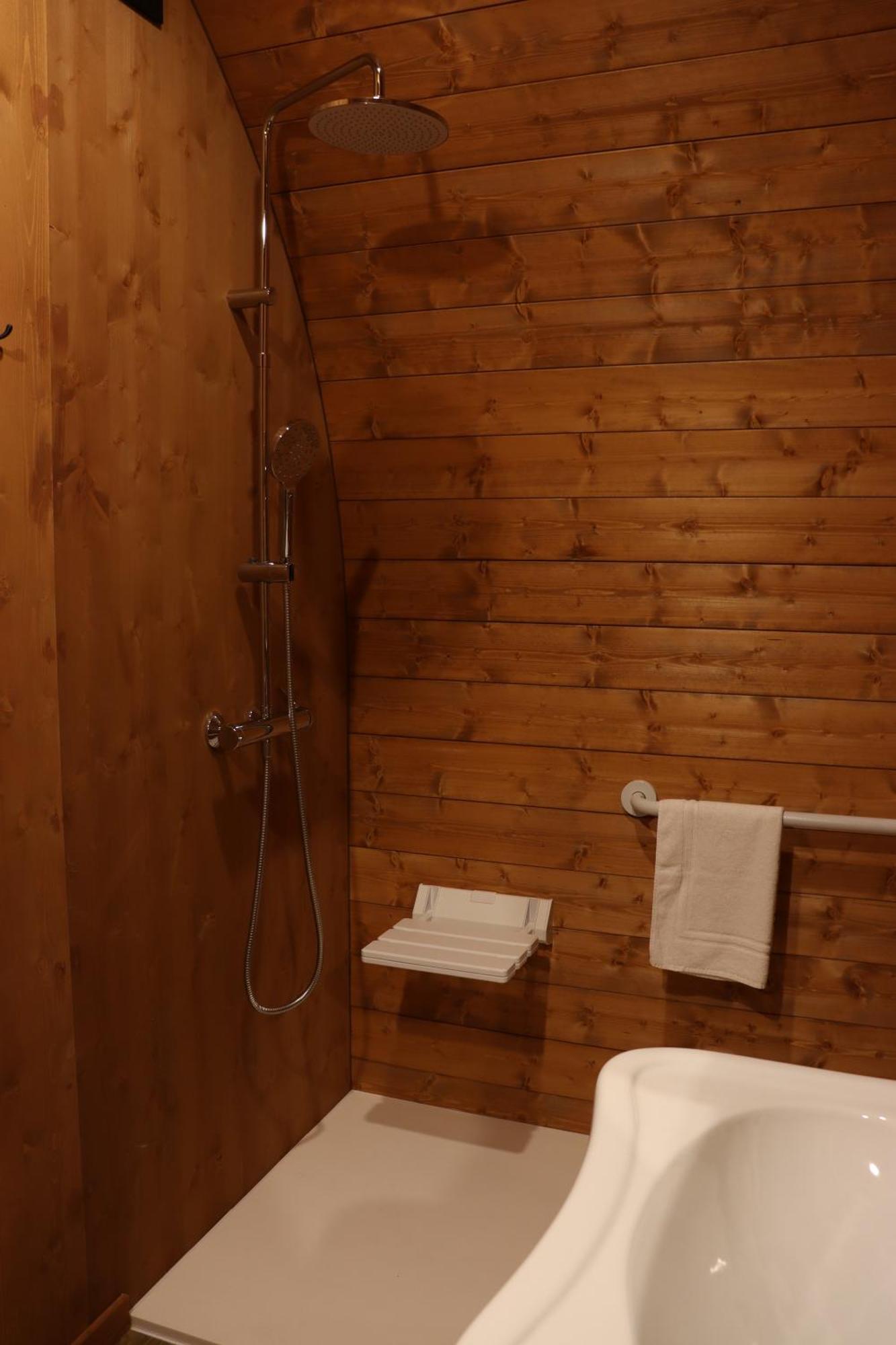 Vicolungo Glamour Lodge & Spa - Free Spa Hot Tub E Sauna المظهر الخارجي الصورة