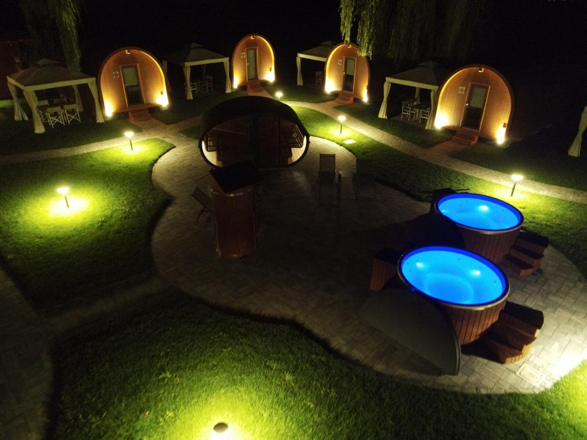 Vicolungo Glamour Lodge & Spa - Free Spa Hot Tub E Sauna المظهر الخارجي الصورة